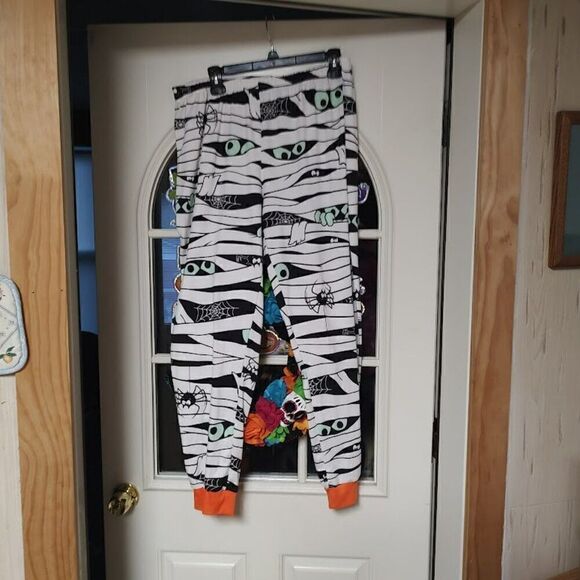Celebrate Halloween Mummy Glow In The Dark Pajama Set Size Women's L Worn 1 Time - Picture 3 of 4